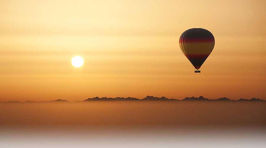 sunrise hot air balloon
